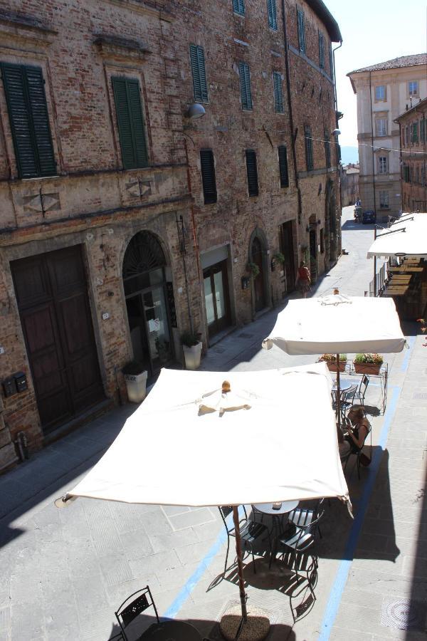 Palazzo Bufalari Appartamento In Centro Storico Citta della Pieve Exterior photo